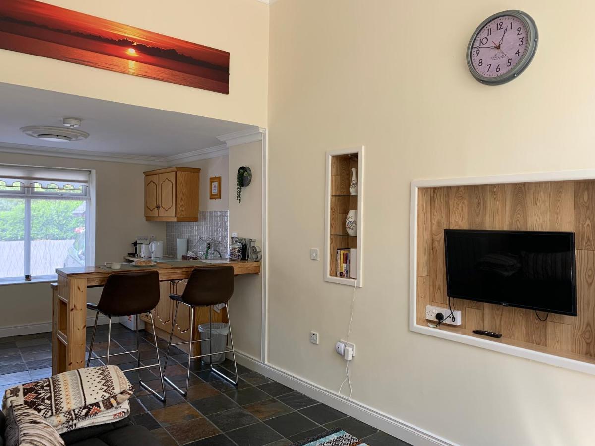 Cut Limestone Apartment Riverside Lodge Карлоу Экстерьер фото